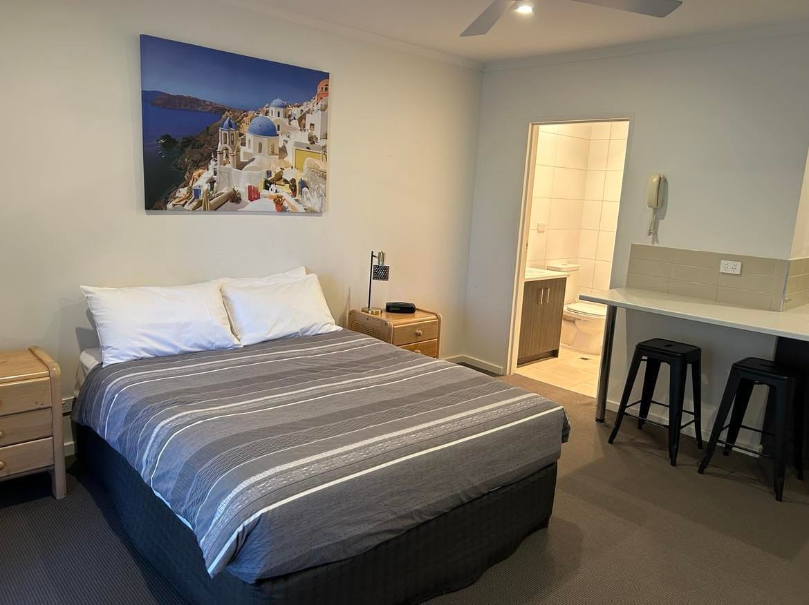 Motel Unit